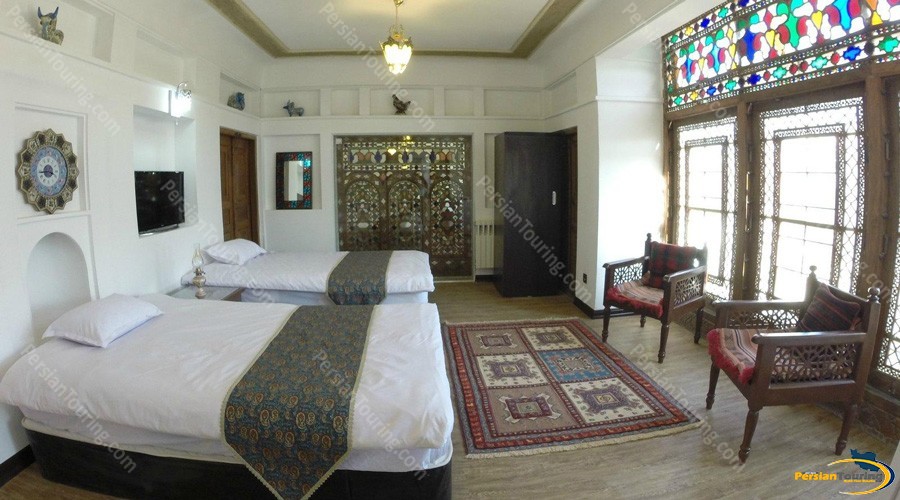 Atigh-Traditional-Hotel-Isfahan-13