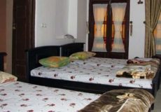 adib-al-mamalek-hotel-yazd-triple-room-1