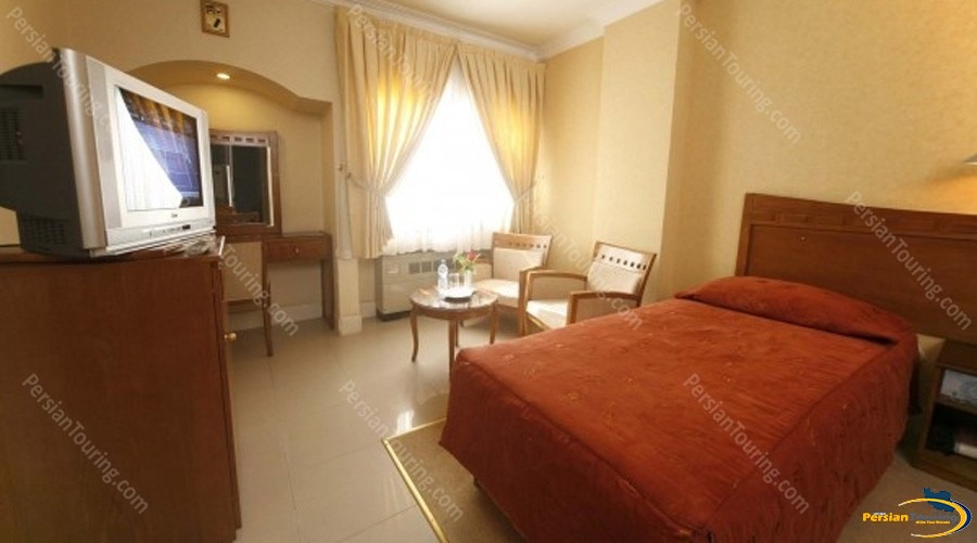 azadi-hotel-isfahan-single-room