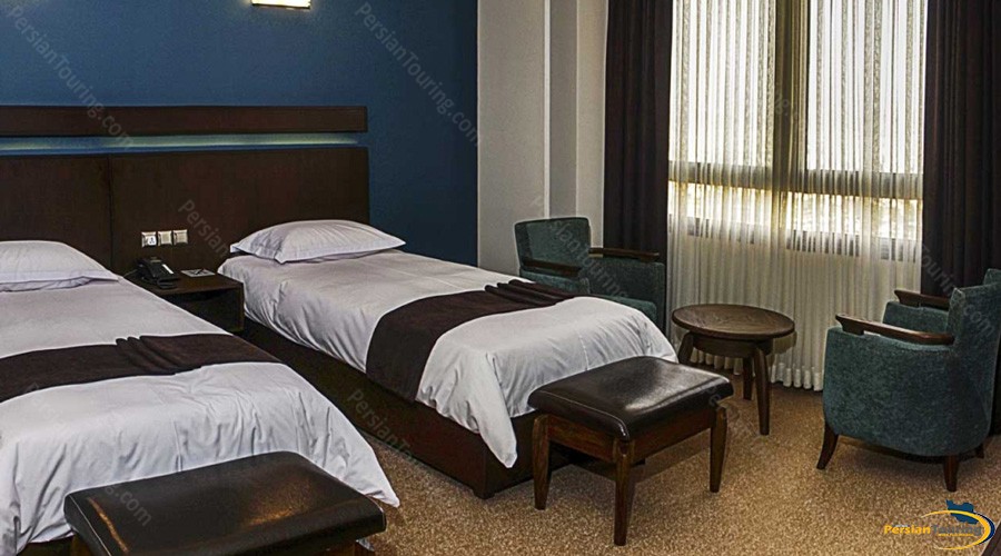 eskan-alvand-hotel-tehran-twin-room