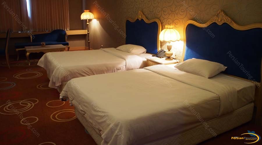grand-hotel-shiraz-twin-room-3