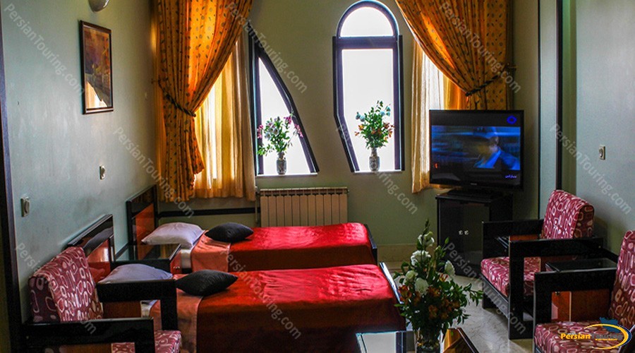 hasht-behesht-hotel-isfahan-quadruple-room-2
