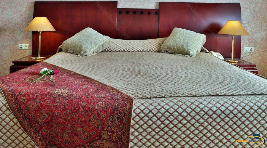 homa-hotel-shiraz-double-room-2