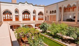 iranian-house-hotel-kashan-yard-1