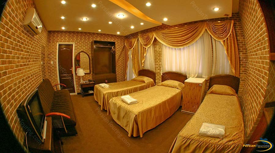 jaamejam-hotel-shiraz-triple-suite-1