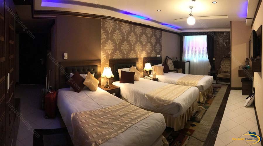 karimkhan-hotel-shiraz-triple-room-1