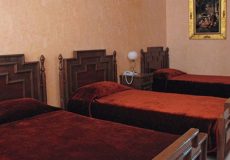 khatam-hotel-yazd-triple-room-1