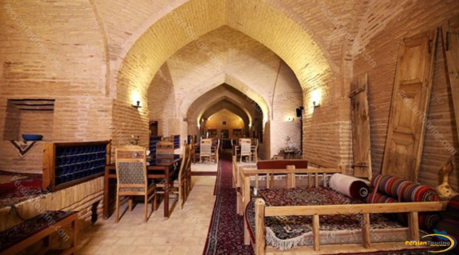 kuhpa-caravanserai-isfahan-traditional-restuarant-3
