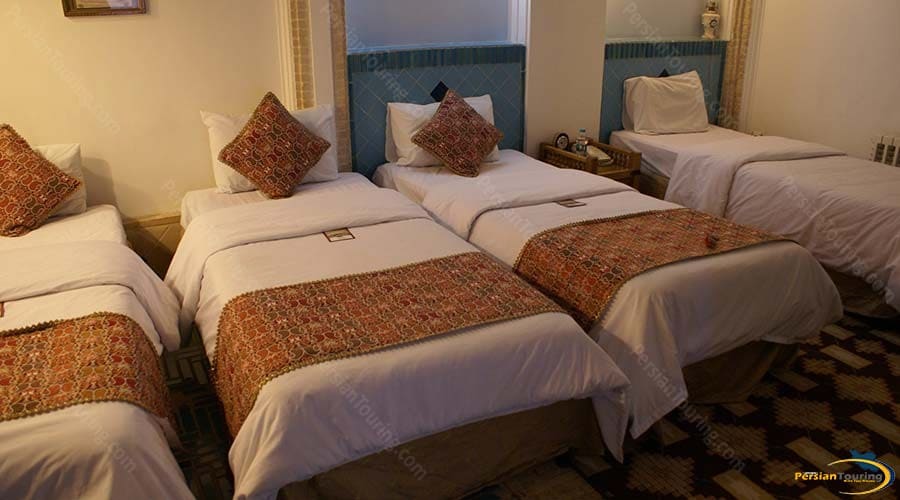 moshir-al-mamalek-garden-hotel-yazd-quadruple-room-1