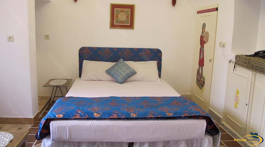 negin-traditional-hotel-kashan-double-room-4