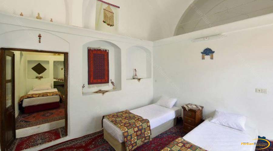 negin-traditional-hotel-kashan-quadruple-room-2