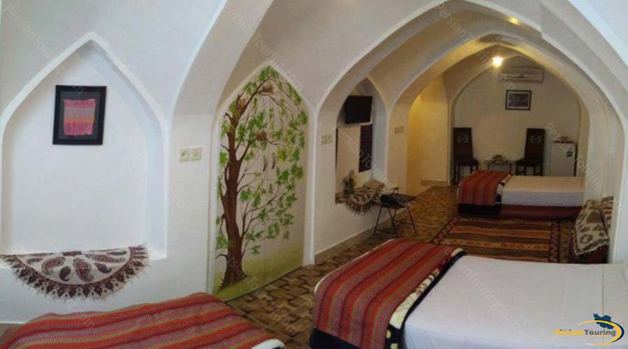 negin-traditional-hotel-kashan-triple-room-4