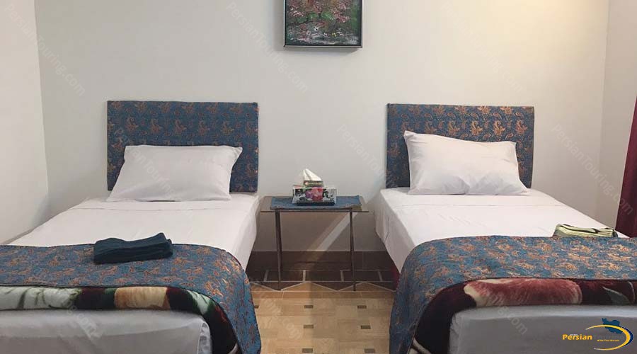 negin-traditional-hotel-kashan-twin-room-2