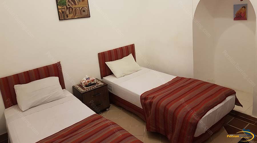 negin-traditional-hotel-kashan-twin-room-4