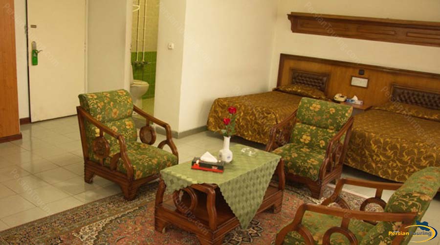 park-hotel-shiraz-triple-room-2