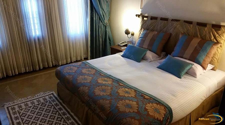 parsian-safaiyeh-hotel-yazd-double-room-3