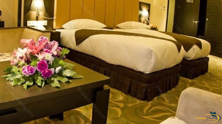 royal-hotel-shiraz-VIP-two-bedroom-suite-1