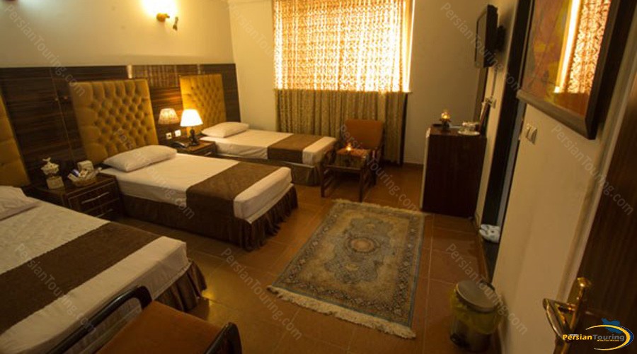 markazi-hotel-tehran-quadruple-room-1
