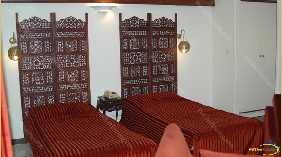 chehel-panjereh-hotel-isfahan-twin-room-4