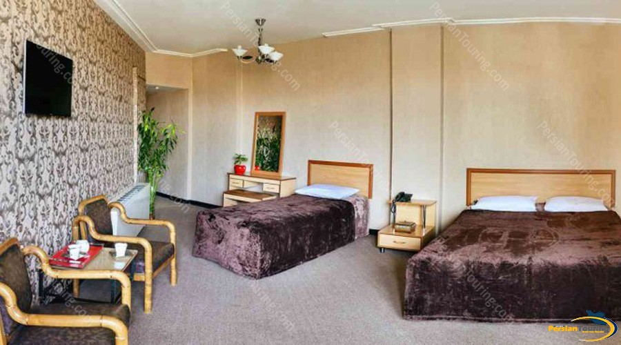 espadana-hotel-isfahan-triple-room-1