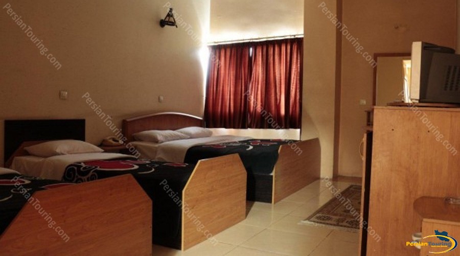 homam-hotel-isfahan-quadruple-room-1