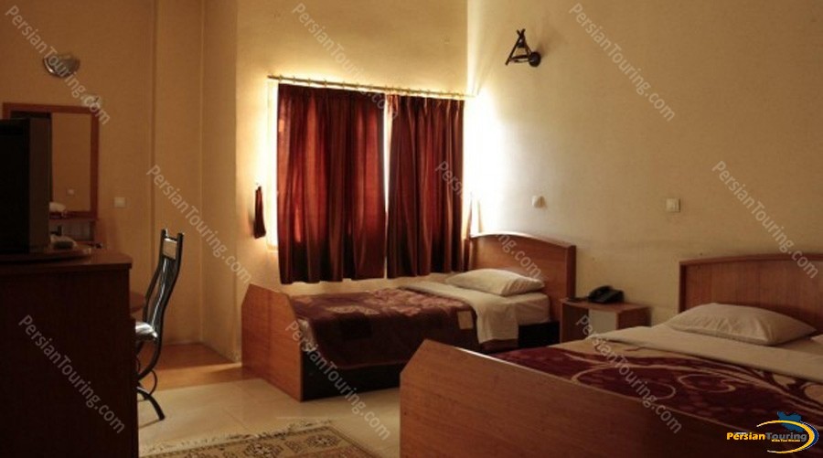 homam hotel isfahan-triple room 2