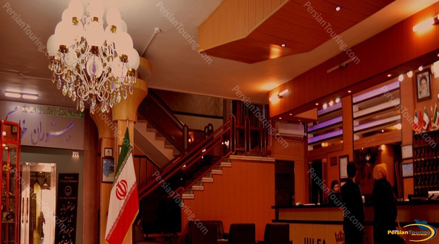jolfa-hotel-isfahan-lobby-1