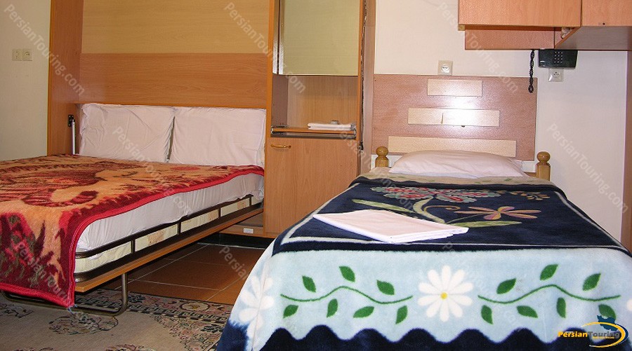 morvarid-hotel-isfahan-triple room 1
