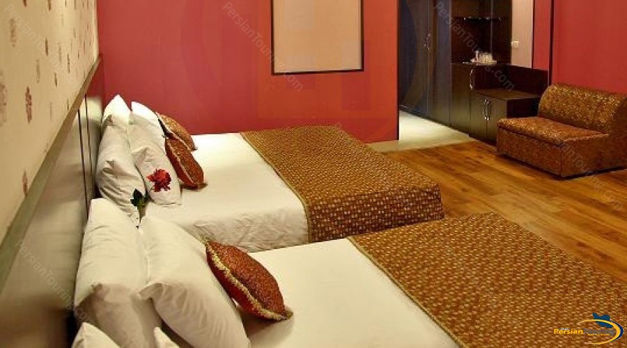baba-taher-hotel-tehran-quadruple-room-3