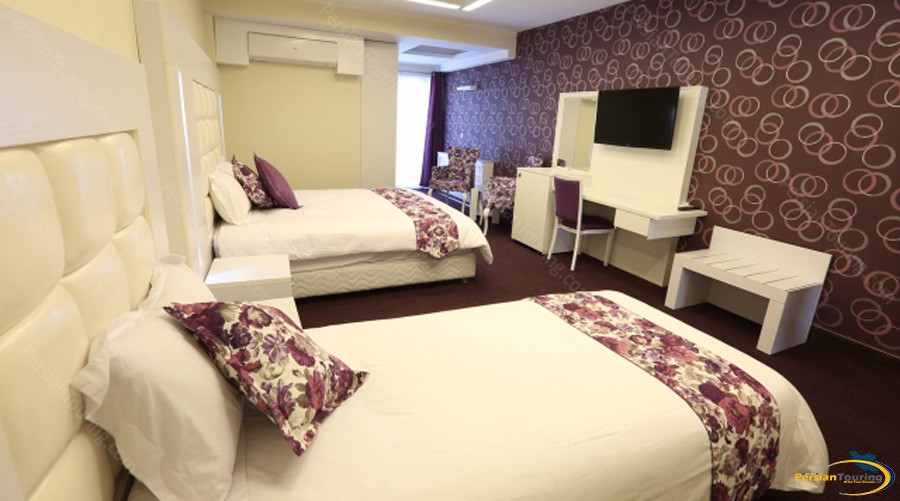 baloot-hotel-tehran-quadruple-room-1
