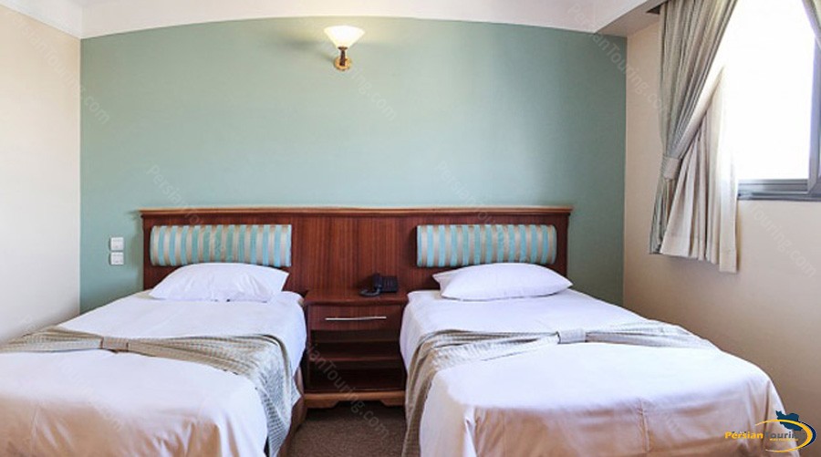 escan-hotel-tehran-twin-room-1
