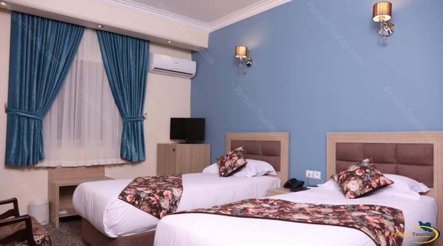 hally-hotel-tehran-twin-room-1