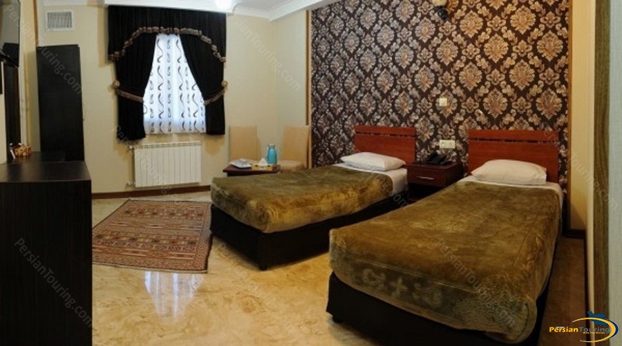 mina-hotel-tehran-twin-room-4