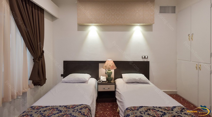 morvarid-hotel-tehran-twin-room-1