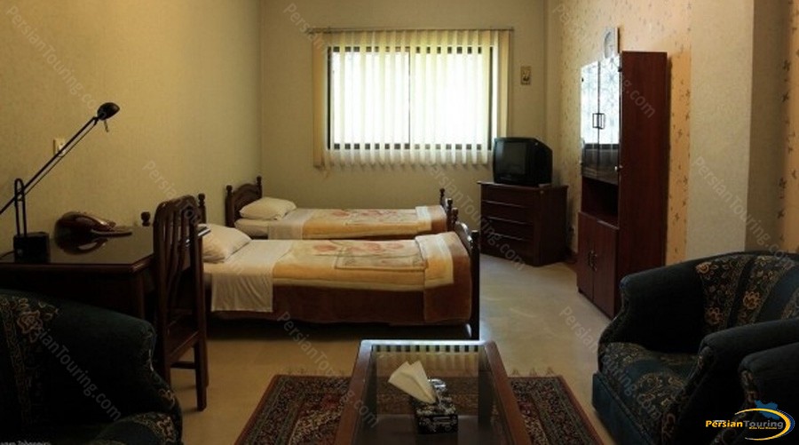 pazhoohesh-hotel-tehran-twin-room-2