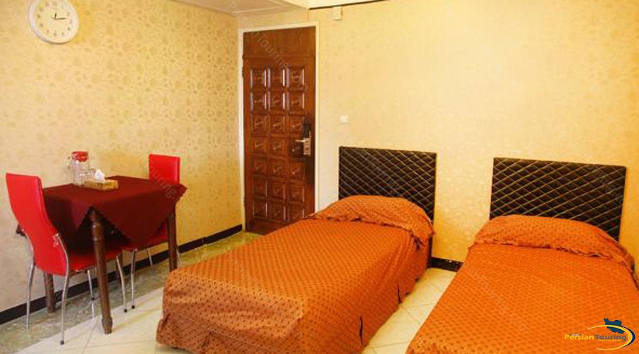 razi-hotel-tehran-twin-room-4