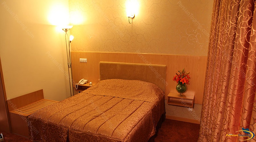 saina-hotel-tehran-double-room-1