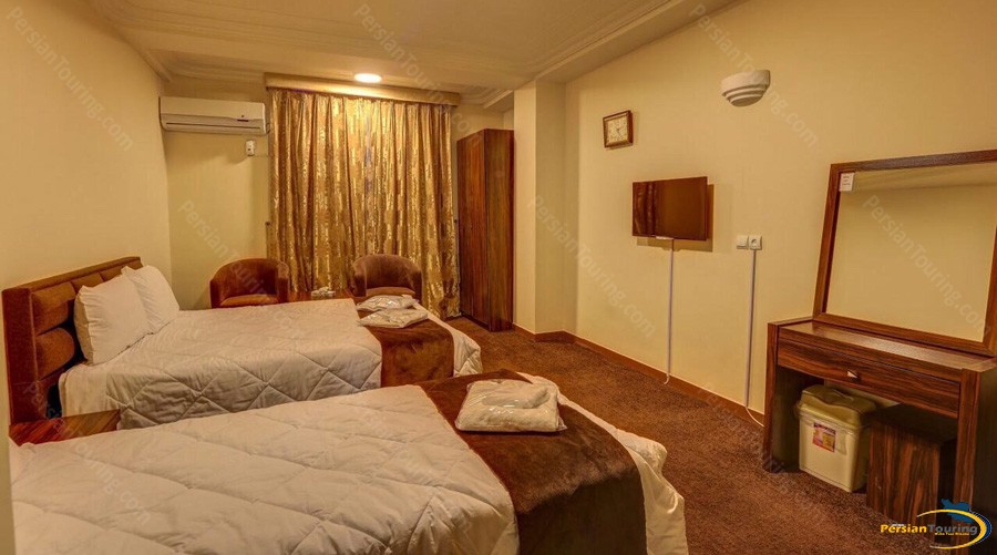 alvand-hotel-qeshm-triple-room-1