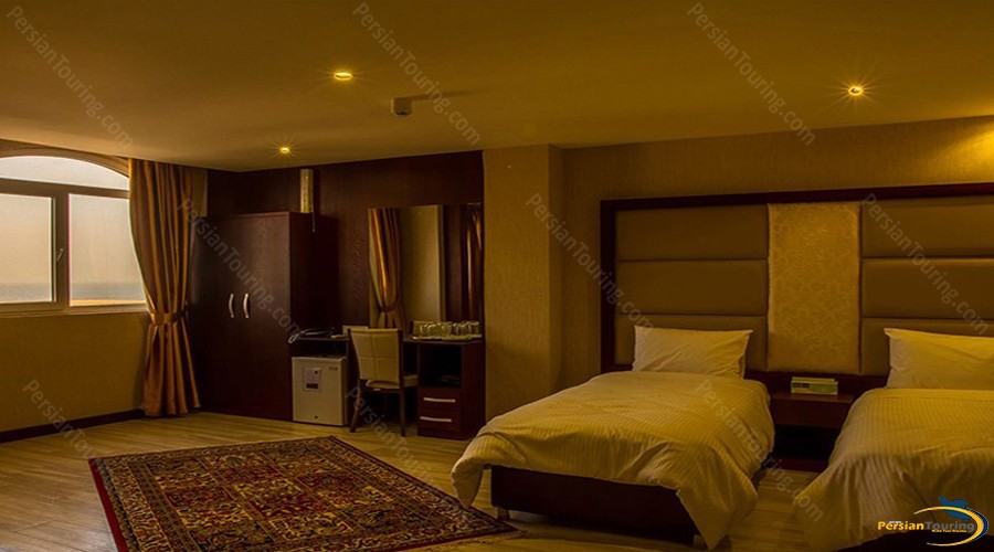 arta-hotel-qeshm-twin-room-1
