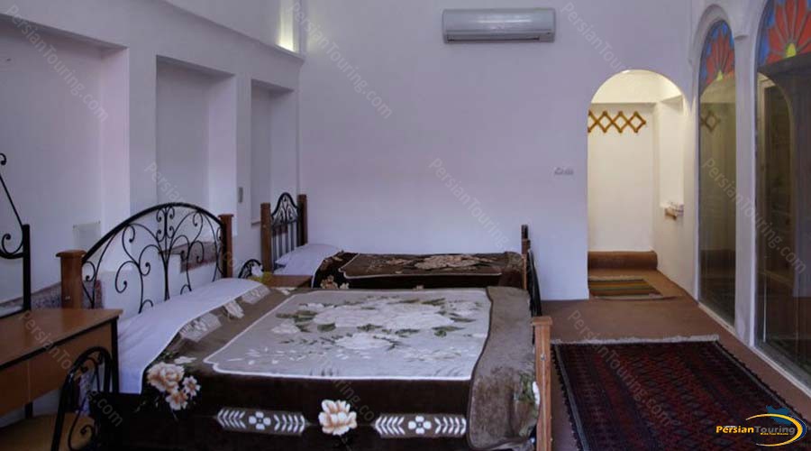 ehsan-traditional-hotel-kashan-triple-room-2