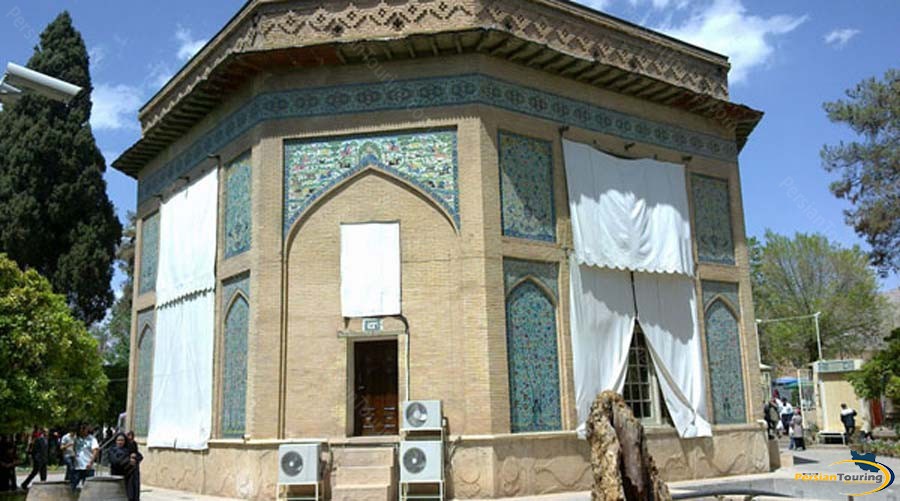 kolahfarangy-mansion,-tomb-of-karim-khan-zand-1