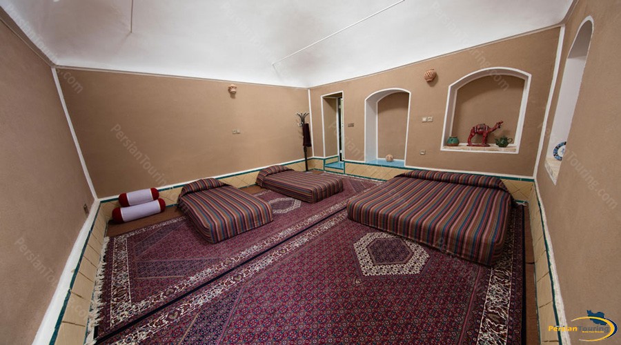 quadruple-room-tak-taku-guesthouse-isfahan
