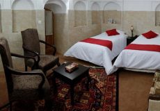 royay-ghadim-traditional-hotel-yazd-quadruple-room-3