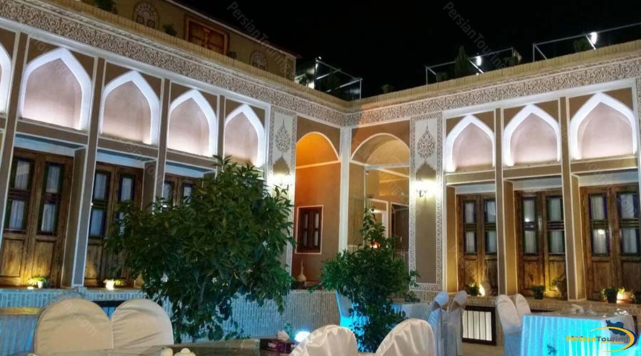 royay-ghadim-traditional-hotel-yazd-yard-2