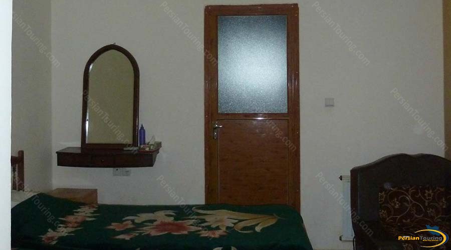 traditional-kohan-hotel-yazd-single-room-1