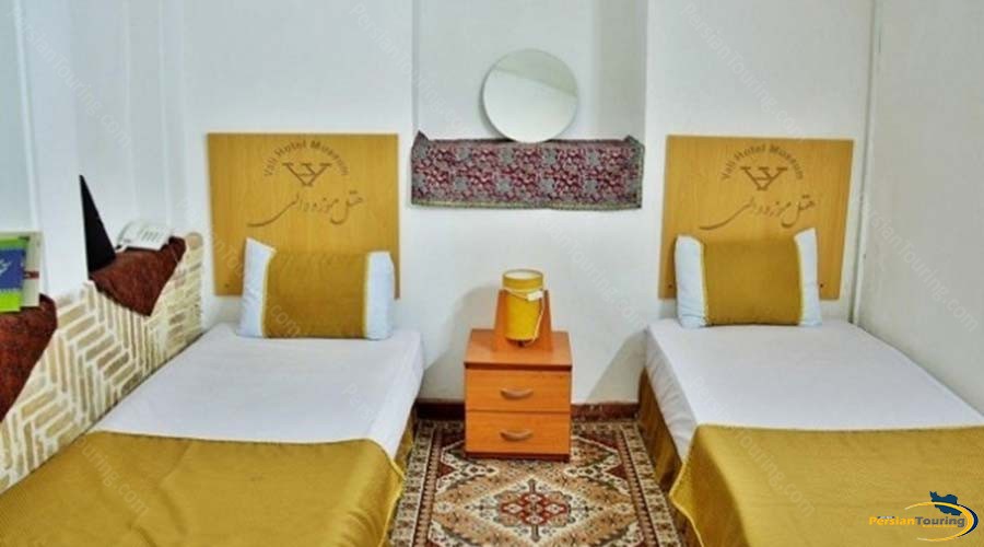 vali-traditional-hotel-yazd-twin-room-1