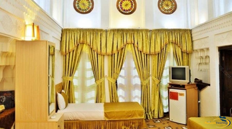 vali-traditional-hotel-yazd-twin-room-2